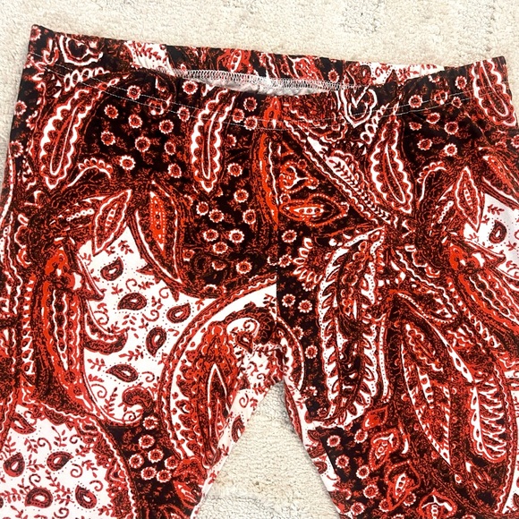 NWOT RVCA Paisley Print Bell Bottom Leggings Sz M Medium - Picture 3 of 11